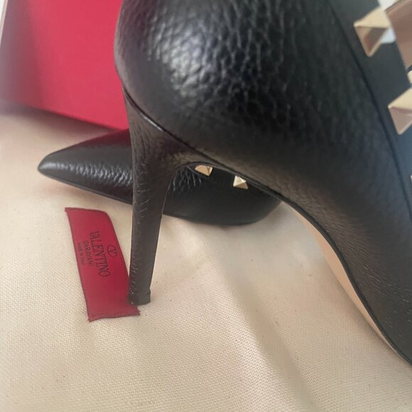 Valentino Garavani Black Studded Heels - Picture 5 of 11